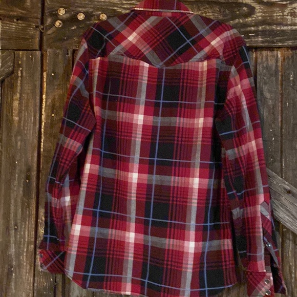 Rock & Republic button down shirt. - Picture 3 of 3